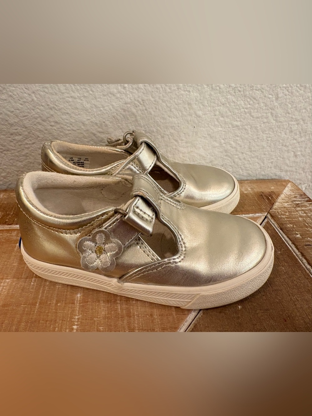 Keds Toddler Girls Metallic Gold Champagne Mary Jane Daphne Size 5.5 Flower Shoe